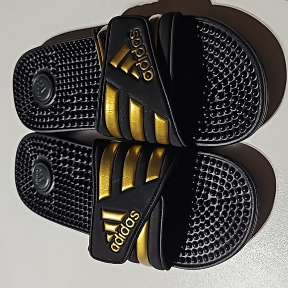 NWOT Adidas Adissage Slides - Picture 1 of 5